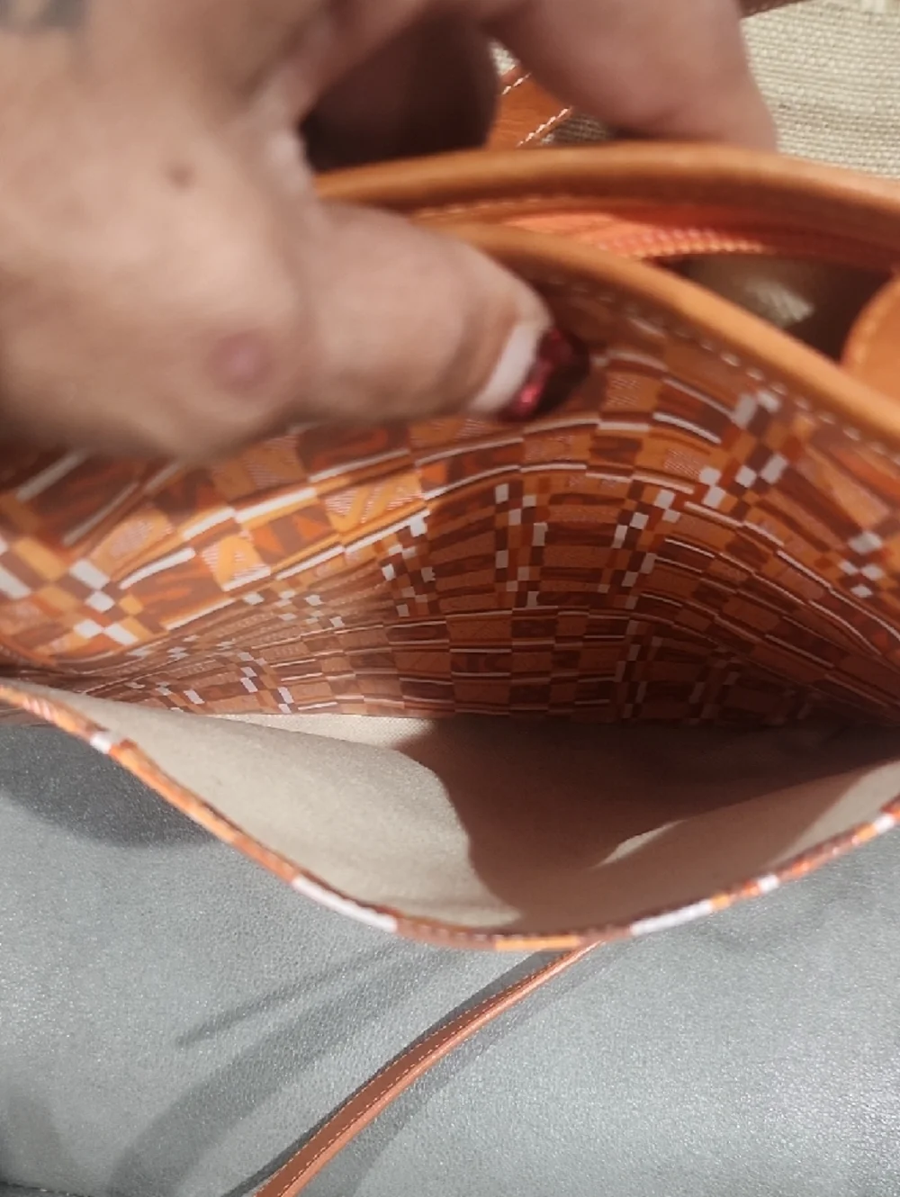 Salvatore Ferragamo Leather Orange And White Crossbody - Picture 11 of 14